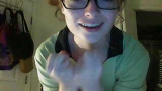 Nympho blonde aux seins énormes se fait lécher la chatte et baiser mish