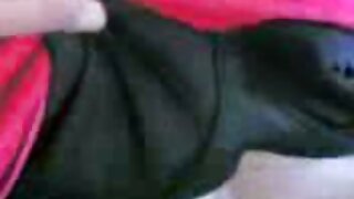 La mignonne Chie Kudou porte des bas résille sexy. Elle laisse l'homme toucher son corps pour une vidéo POV. Pour rendre sa bite dure, elle s'assoit sur lui et frotte sa bite avec son butin!